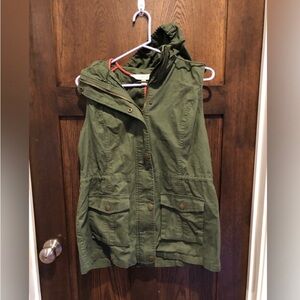 41 hawthorn zip up green vest jacket with hood- medium